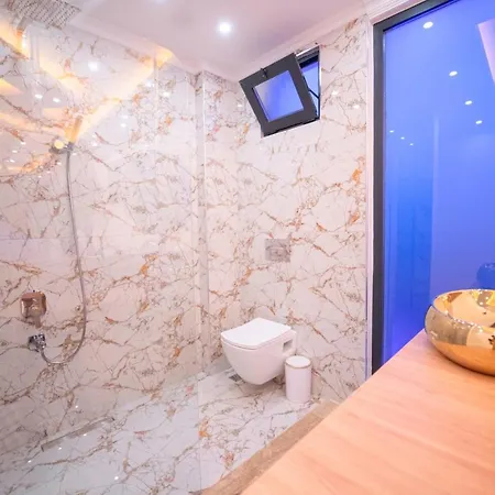 Emirbey - 2 Bedroom Holiday With Jacuzzi In Kalkan Villa