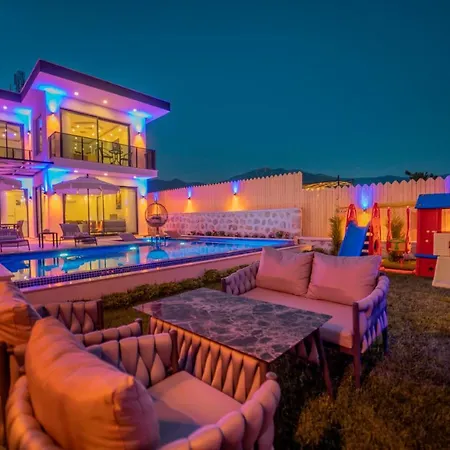 Villa Emirbey - 2 Bedroom Holiday With Jacuzzi In Kalkan