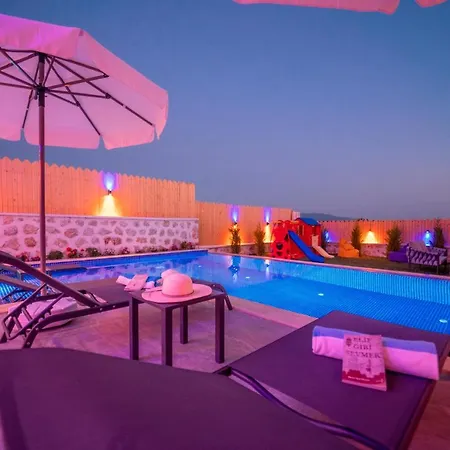 Villa Emirbey - 2 Bedroom Holiday With Jacuzzi In Kalkan