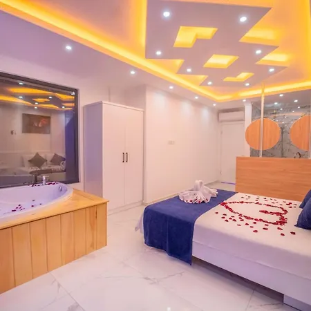 Emirbey - 2 Bedroom Holiday With Jacuzzi In Kalkan *