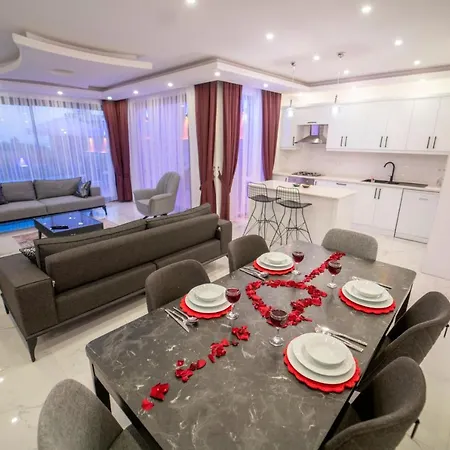Villa Emirbey - 2 Bedroom Holiday With Jacuzzi In Kalkan
