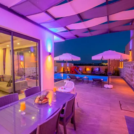 Vila Emirbey - 2 Bedroom Holiday With Jacuzzi In Kalkan *