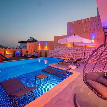 Emirbey - 2 Bedroom Holiday With Jacuzzi In Kalkan Kaş