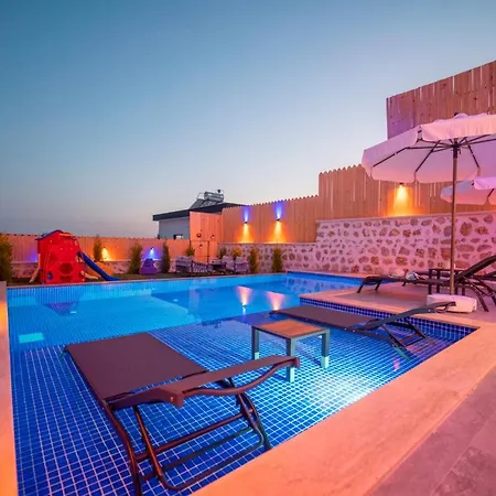 Emirbey - 2 Bedroom Holiday With Jacuzzi In Kalkan Vila *