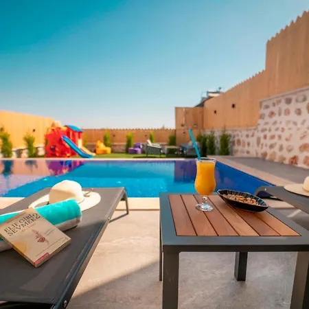 Emirbey - 2 Bedroom Holiday With Jacuzzi In Kalkan Vila *